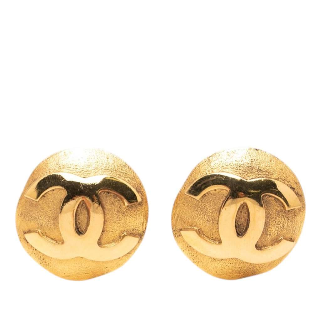Chanel CC Gold Plated Round Clip On Earrings Gold Metal Very good - Front View