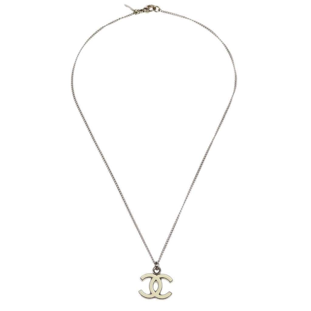 Chanel CC Logo Pendant Necklace Silver Good condition - Front View