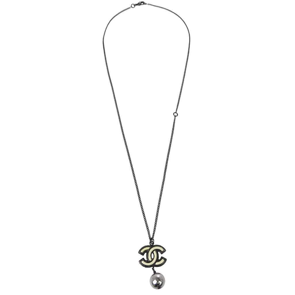 Chanel CC Pearl Drop Necklace Black Metal Good condition - Front View