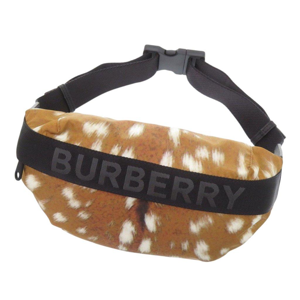 Burberry حقيبة خصر من النايلون مطبوع عليها شعار