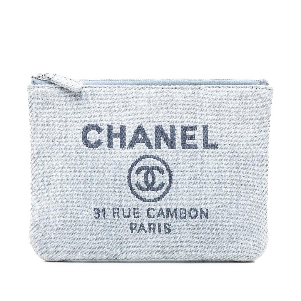 Chanel حقيبة يد صغيرة من قماش الدنيم من طراز دوفيل أو كيس