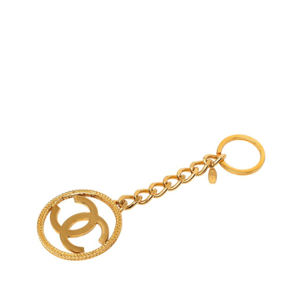 Chanel سلسلة مفاتيح مطلية بالذهب CC