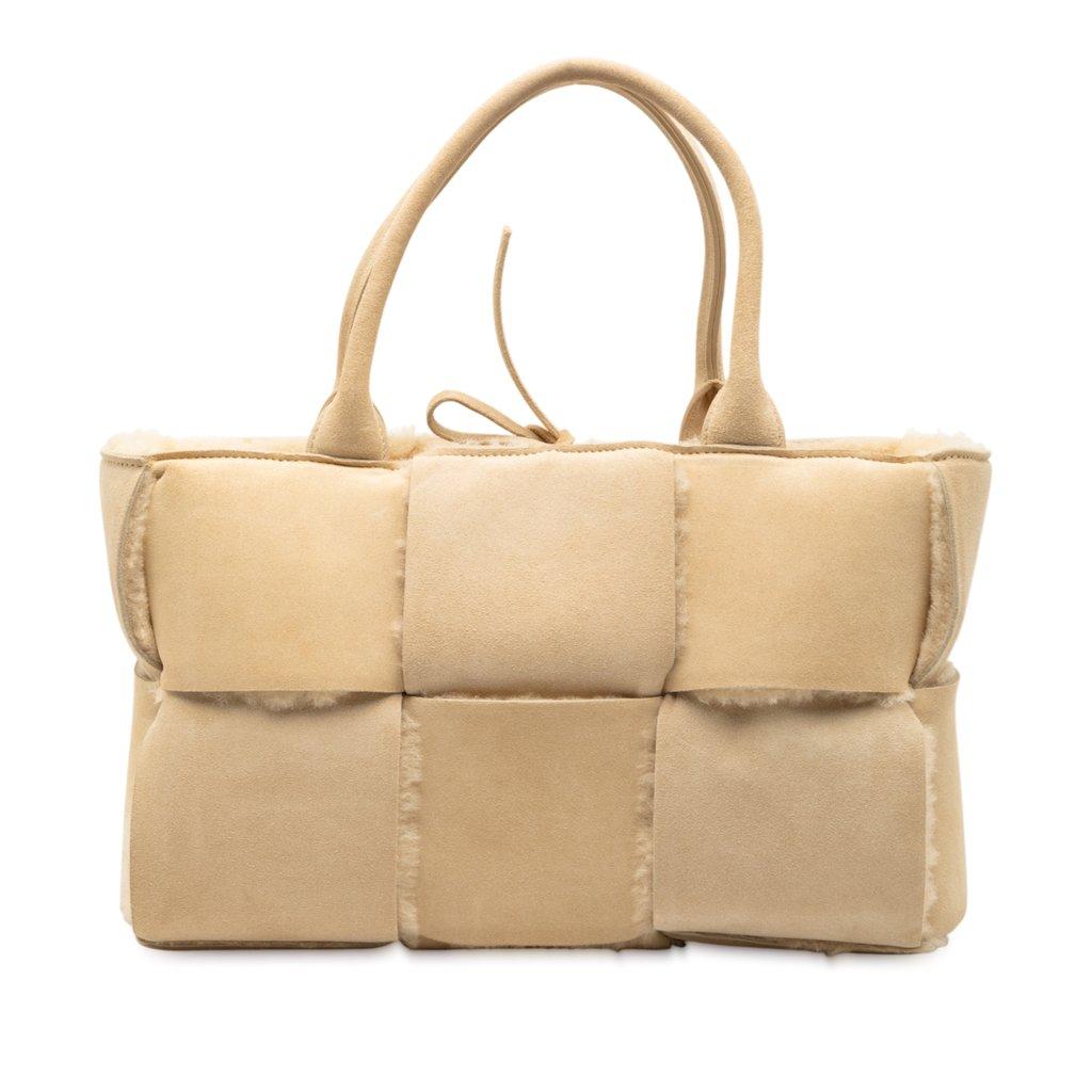 Bottega Veneta حقيبة صغيرة من جلد الغزال والفرو من نوع إنتريتشاتو أركو