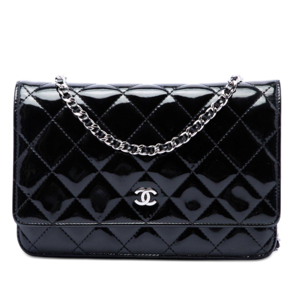 Chanel محفظة CC مبطنة من الجلد اللامع مع سلسلة