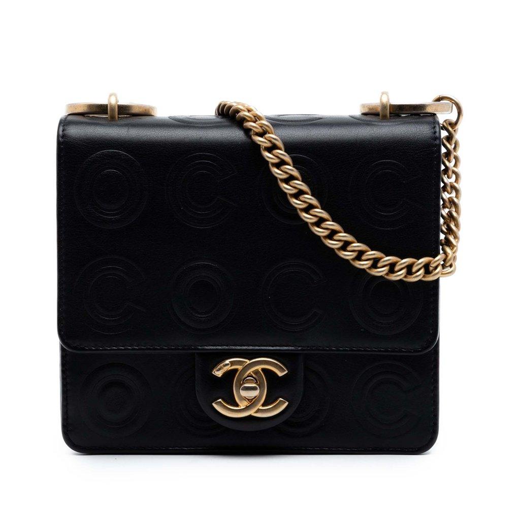 Chanel غطاء صغير مربع من جلد العجل بنقشة جوز الهند