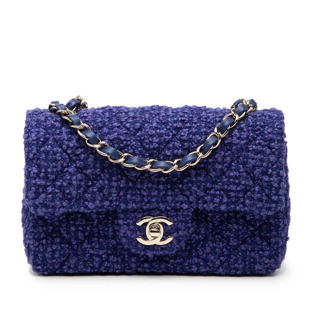 Chanel جيب مستطيل صغير كلاسيكي من قماش التويد ذو غطاء واحد
