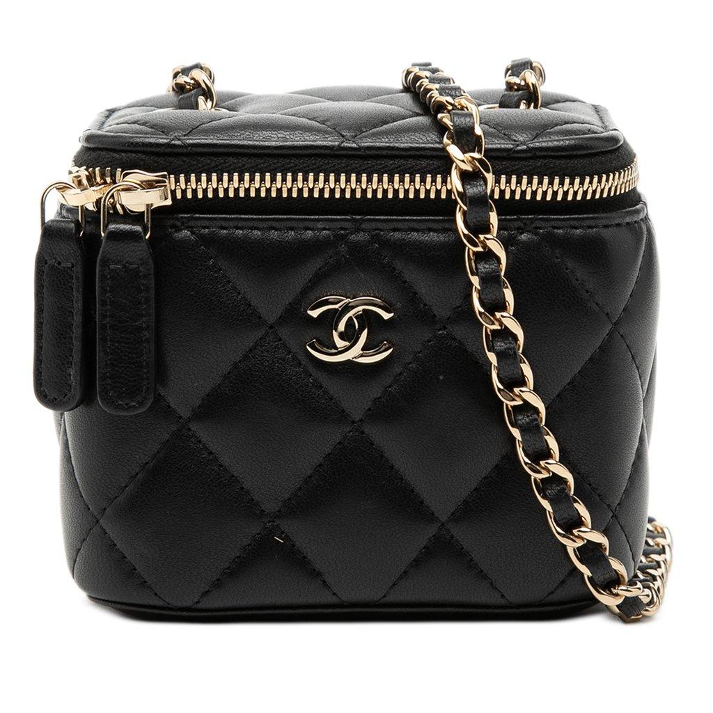 Chanel حقيبة زينة صغيرة من جلد الخروف المبطن مع سلسلة