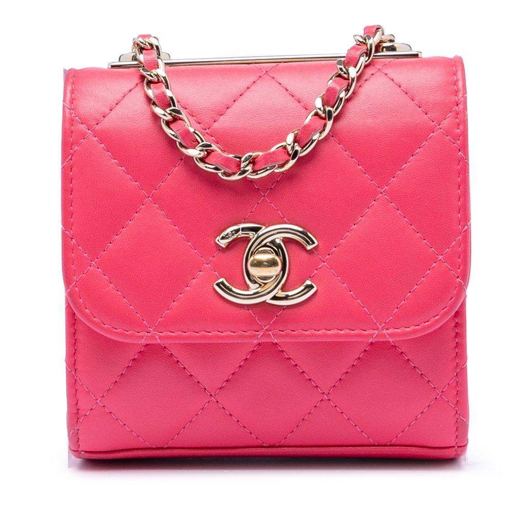 Chanel حقيبة يد صغيرة أنيقة من جلد الخروف المبطن مع سلسلة