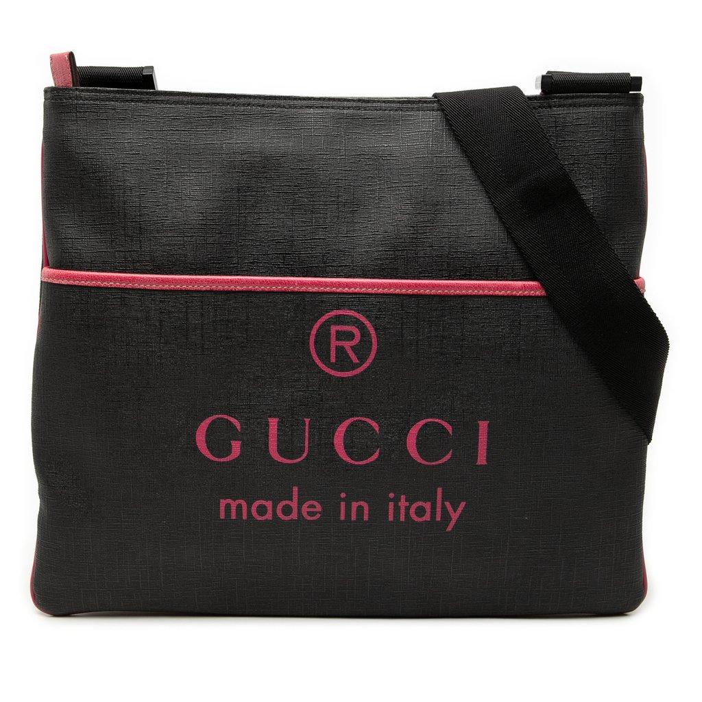 Gucci حقيبة كروسبودي تحمل شعار علامة GG Supreme التجارية