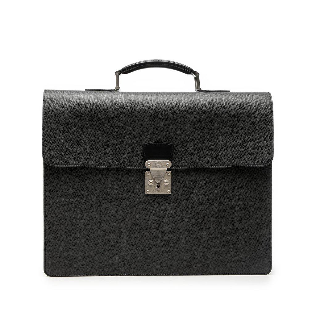 Louis Vuitton Taiga Robusto 2