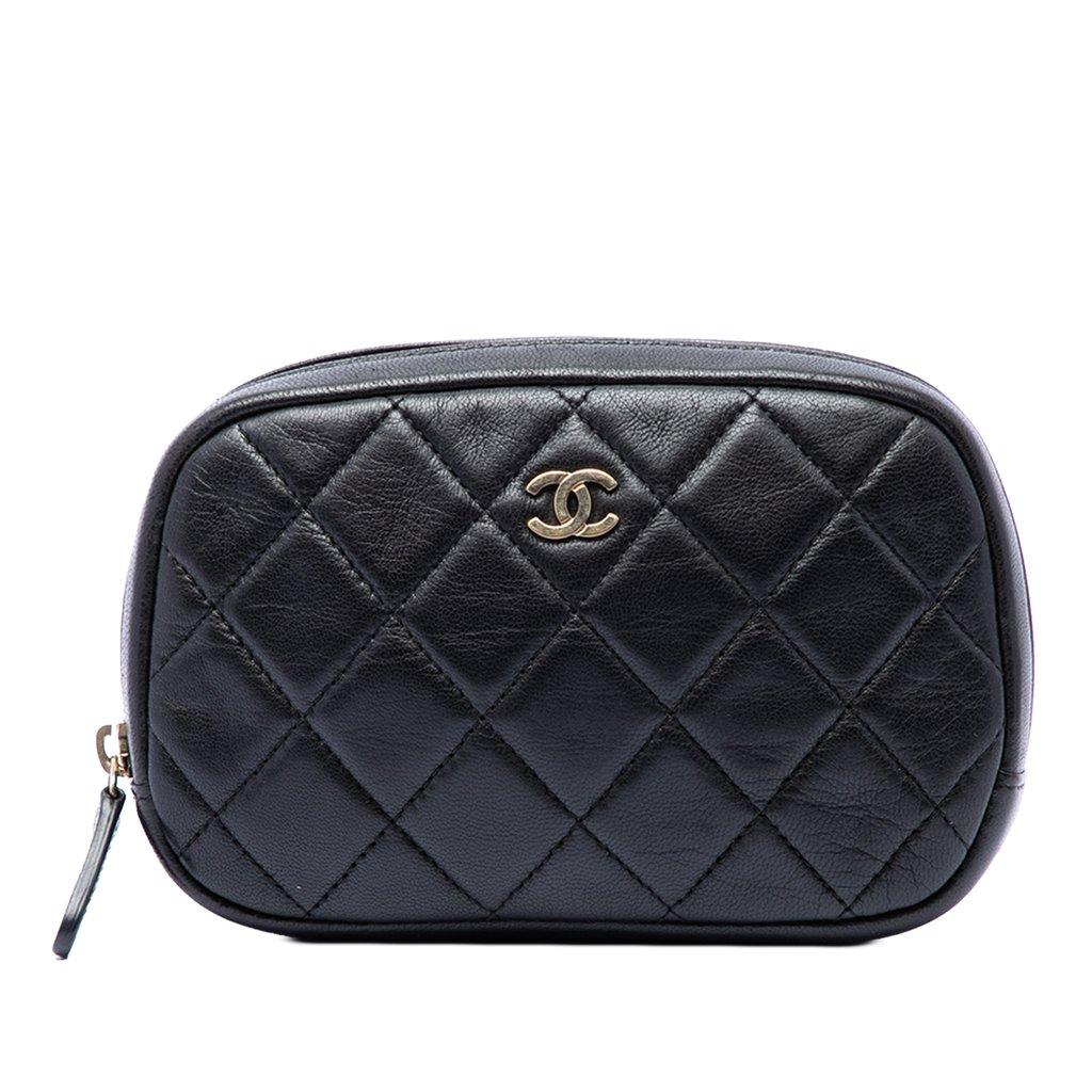 Chanel حقيبة مستحضرات تجميل منحنية من جلد الخروف المبطن CC