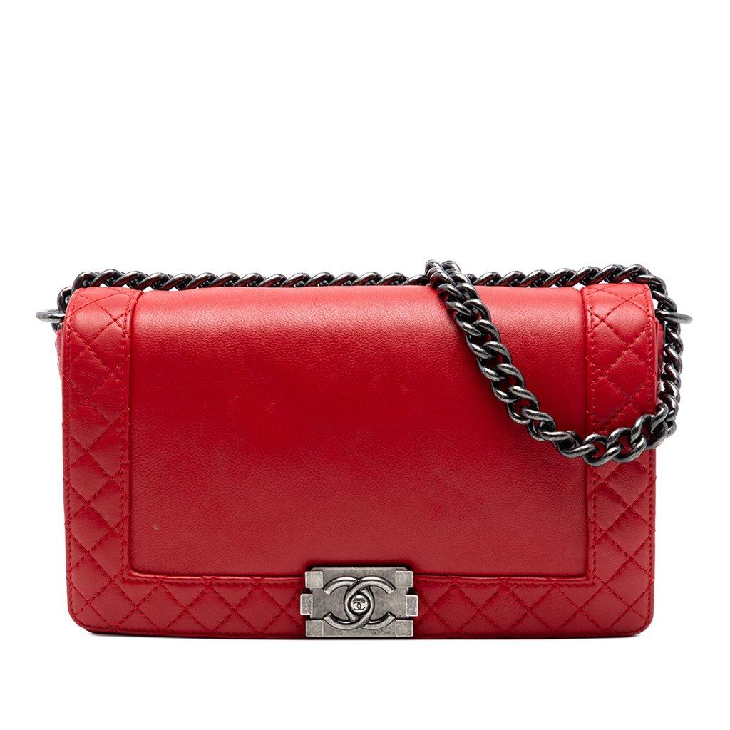 Chanel غطاء ريفيرسو من جلد العجل متوسط الحجم بتصميم صبي
