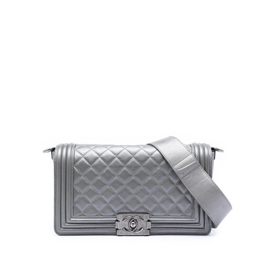 Chanel غطاء سرير أطفال من جلد الخروف المبطن متوسط الحجم