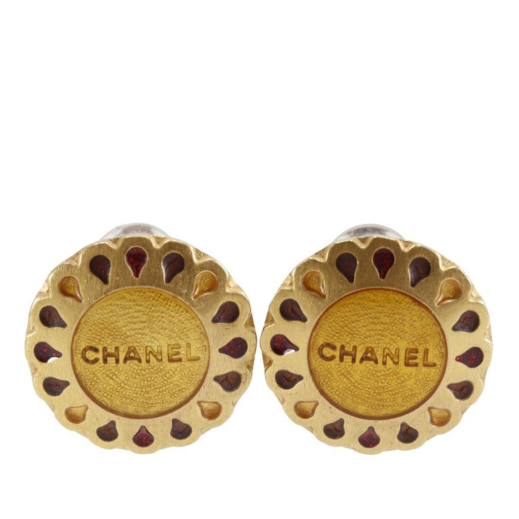 Chanel أقراط بمشبك على شكل زهرة مطلية بالذهب عيار CC
