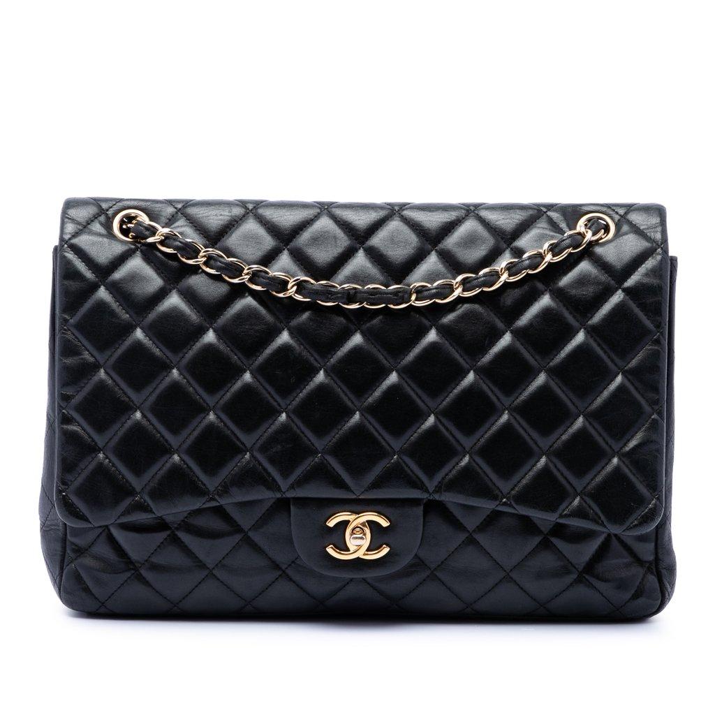 Chanel حقيبة ماكسي كلاسيك من جلد الخروف ذات غطاء واحد