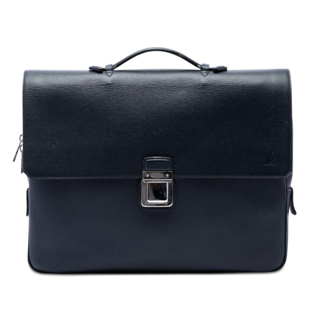 Louis Vuitton Taiga Vassili PM