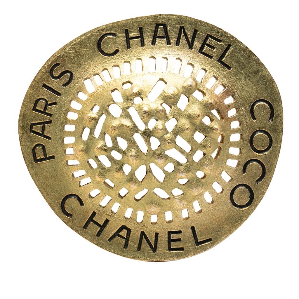Chanel بروش دبوس قبعة مطلي بالذهب