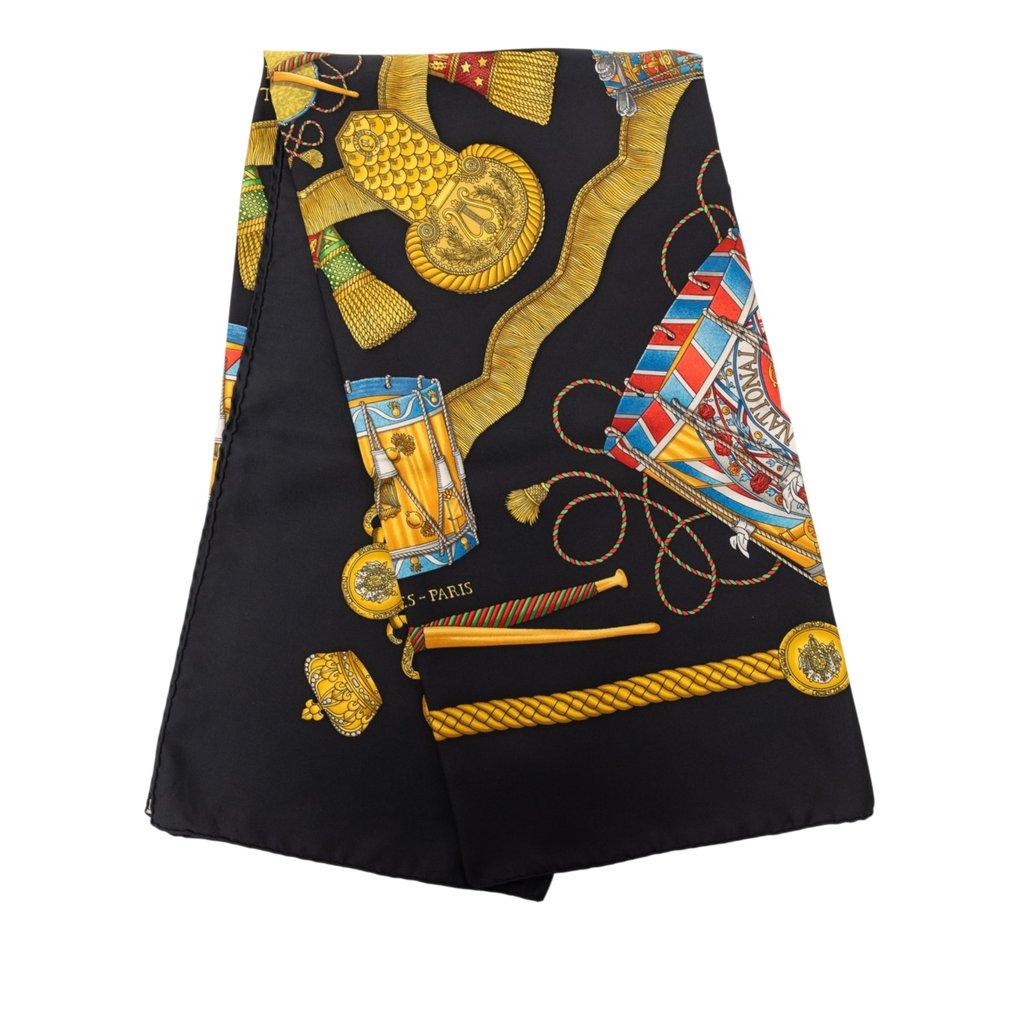 Hermès وشاح حريري من Les Tambours 90
