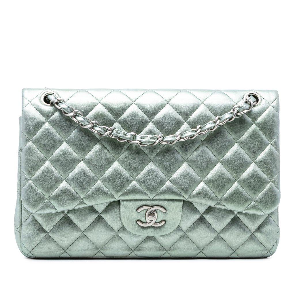 Chanel حقيبة جامبو كلاسيكية معدنية من جلد الخروف بغطاء مزدوج