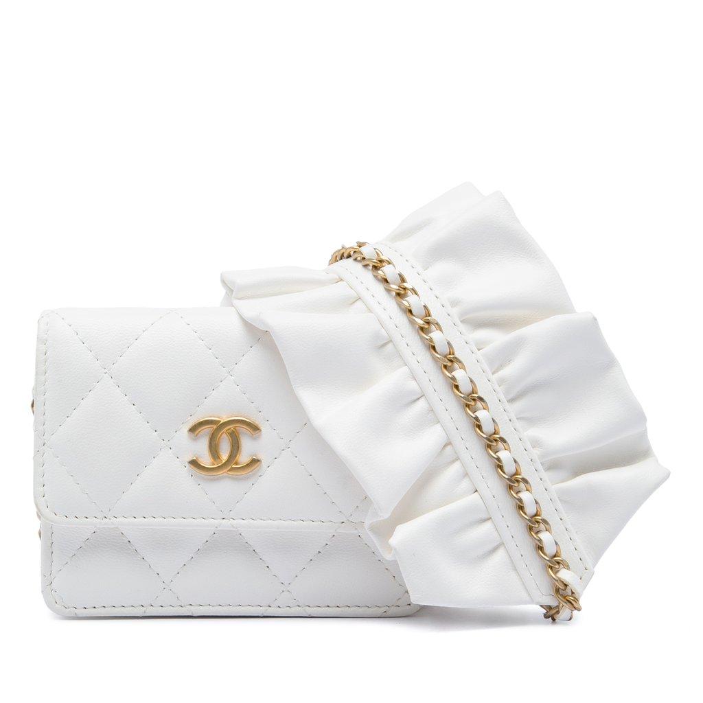 Chanel حامل بطاقات رومانسية من جلد الخروف المبطن مع سلسلة