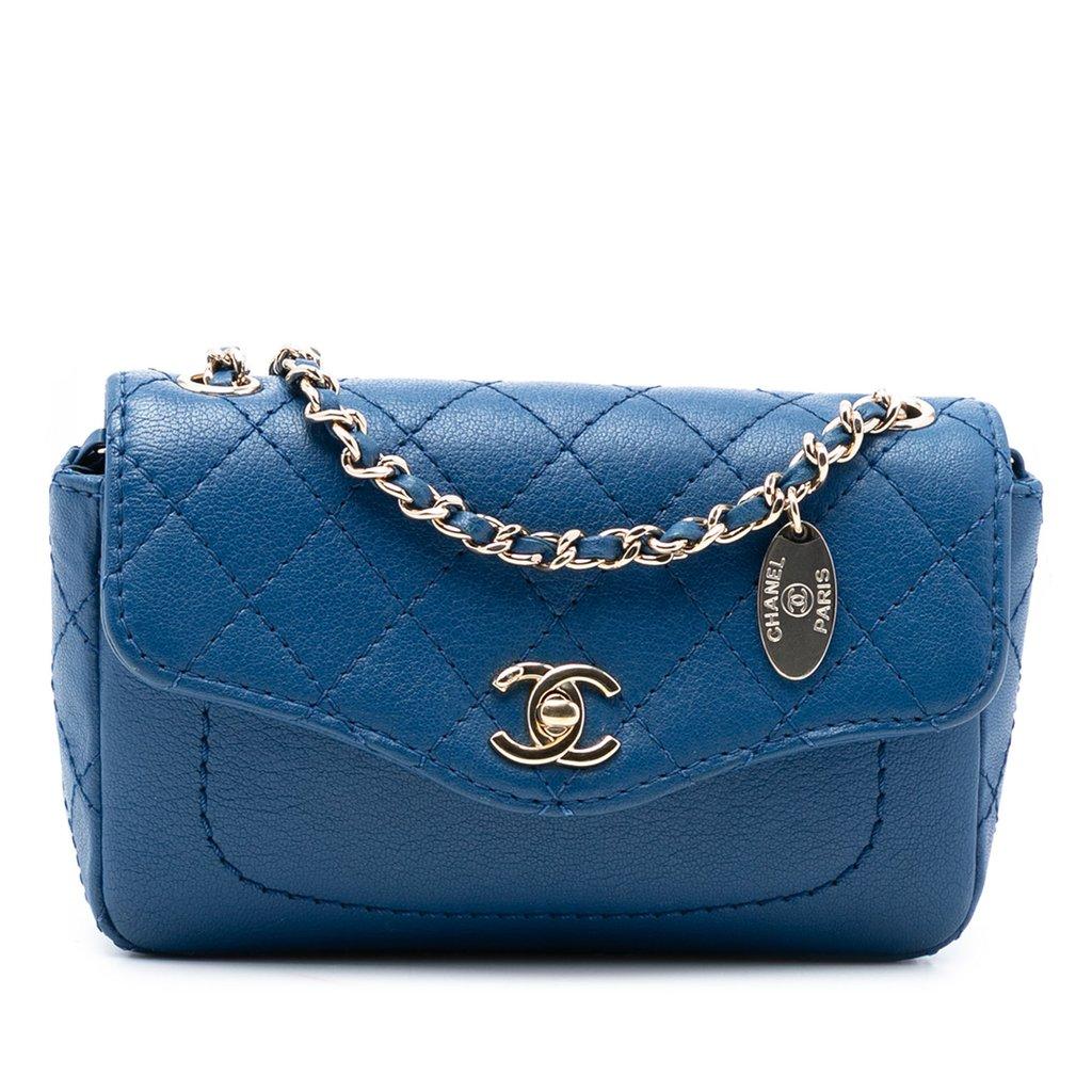 Chanel غطاء صغير من جلد الماعز المبطن بنقشة جوز الهند المنحنية
