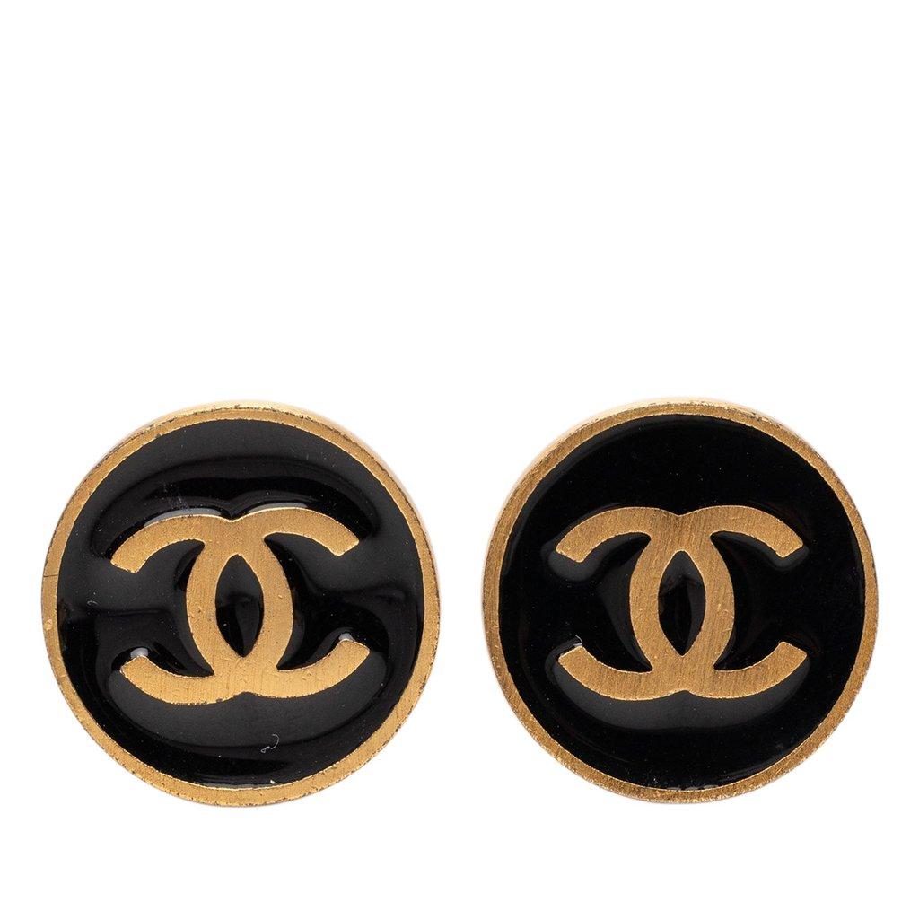 Chanel أقراط بمشبك زر مطلية بالذهب ومزينة بالمينا