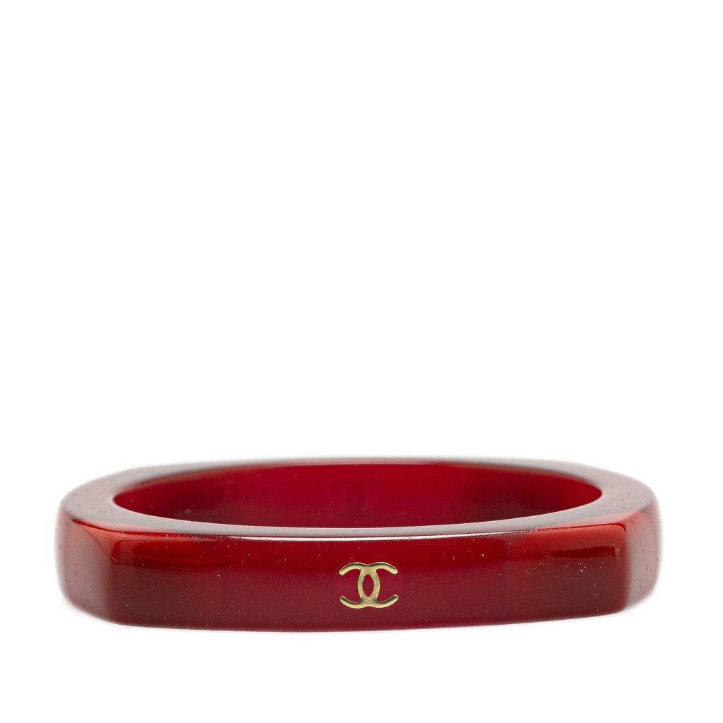 Chanel سوار من الراتنج بشعار CC