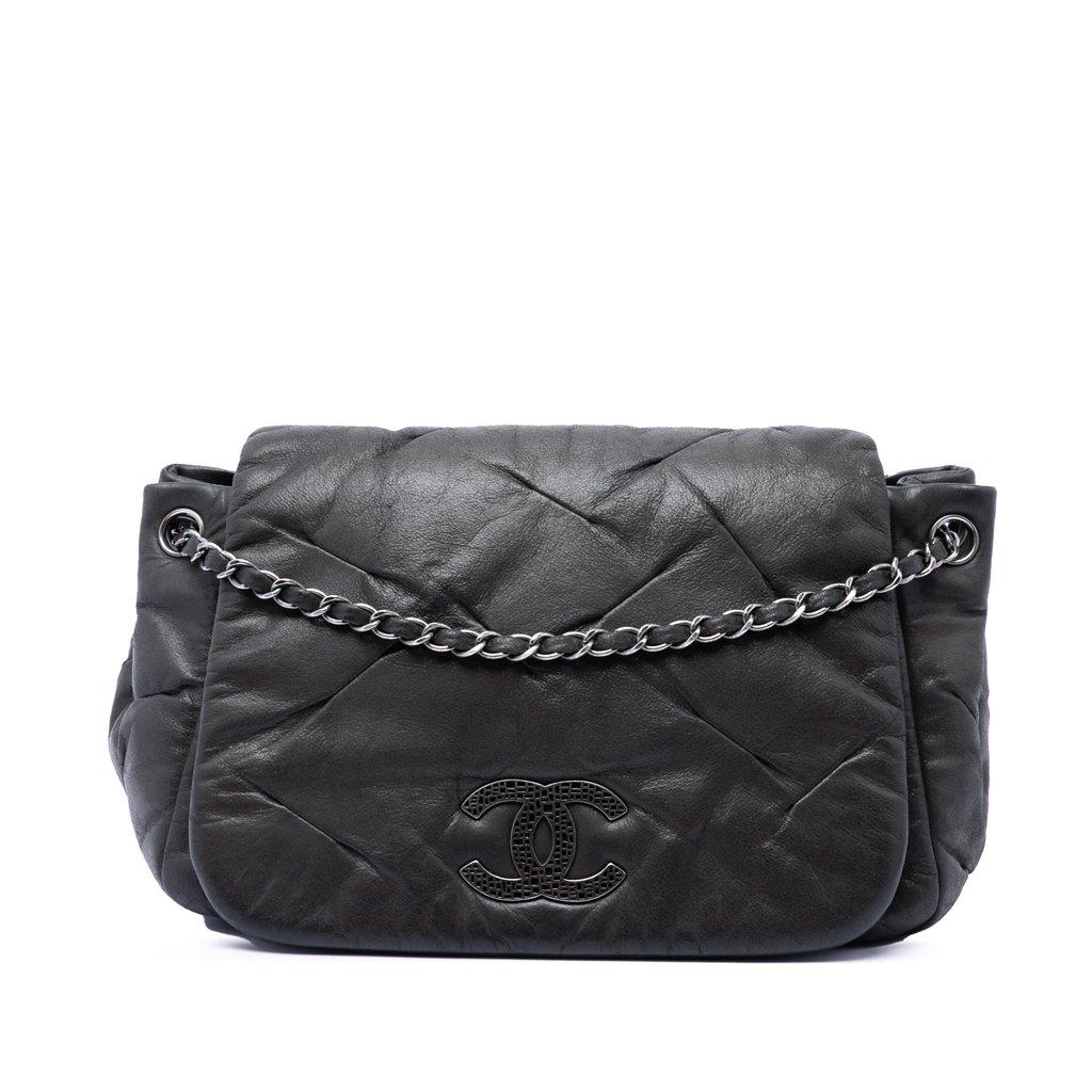 Chanel غطاء قابل للطي من جلد العجل اللامع
