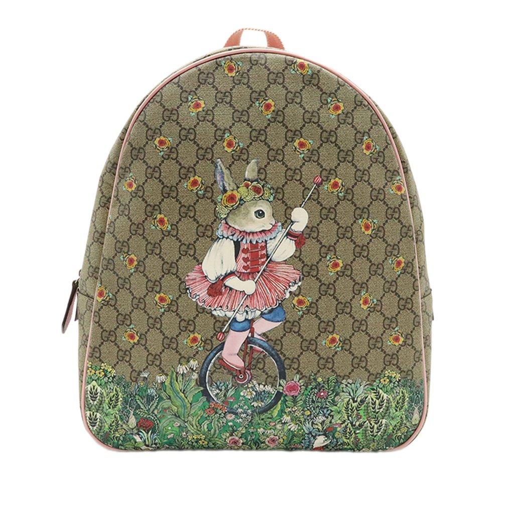 Gucci حقيبة ظهر للأطفال من تصميم يوكو هيغوتشي، طراز GG Supreme Rabbit