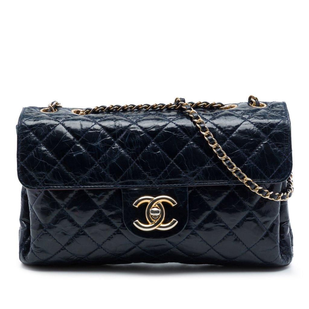Chanel غطاء قابل للطي من جلد العجل المبطن والمتشقق والمصقول
