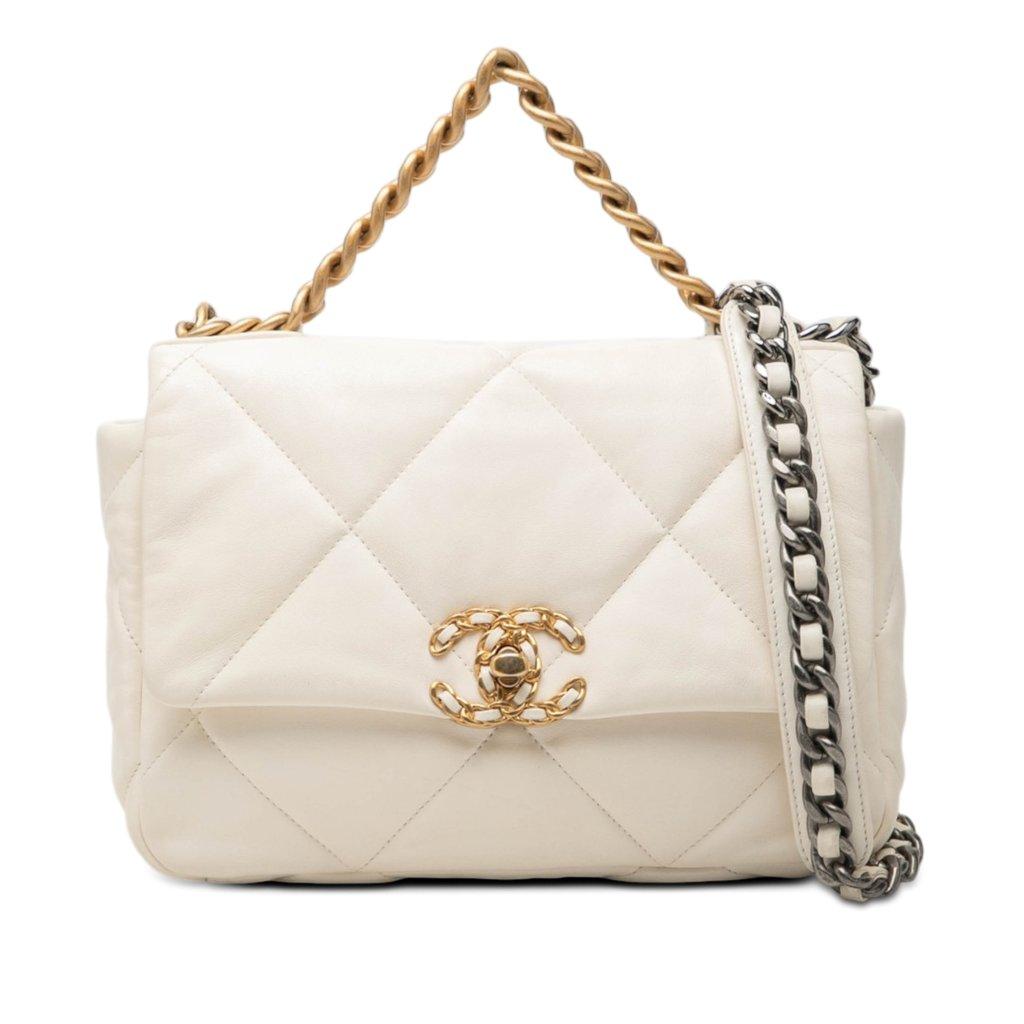 Chanel جلد خروف متوسط الحجم، غطاء 19 بوصة