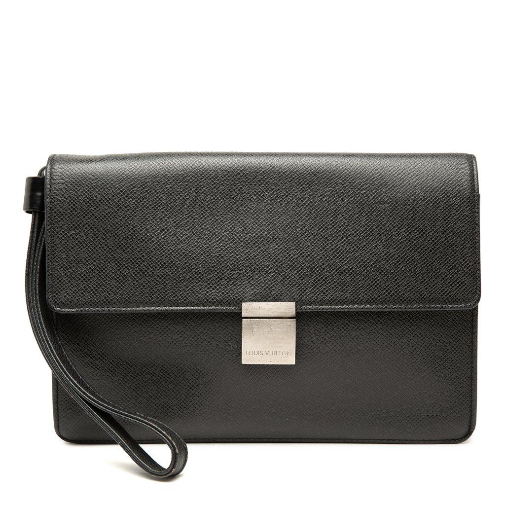 Louis Vuitton Taiga Selenga