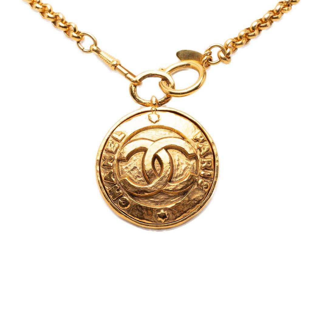 Chanel قلادة مرآة مطلية بالذهب عيار 925
