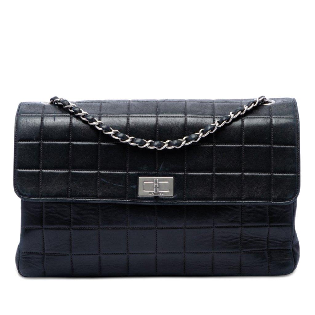 Chanel إصدار جديد من جلد الخروف على شكل لوح شوكولاتة، 2.55، ذو غطاء واحد