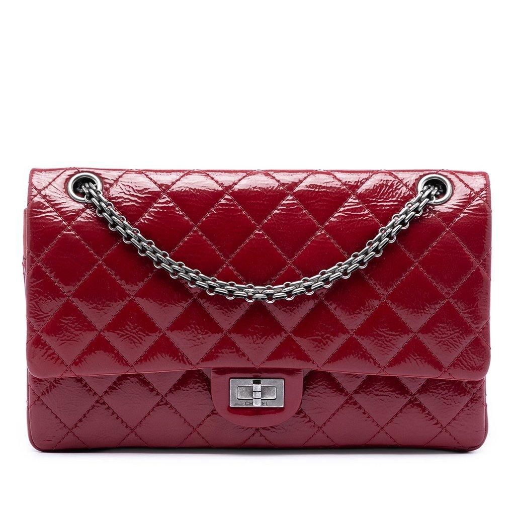 Chanel إصدار جديد من الجلد اللامع المبطن والمجعد 2.55 ذو الغطاء المزدوج 226