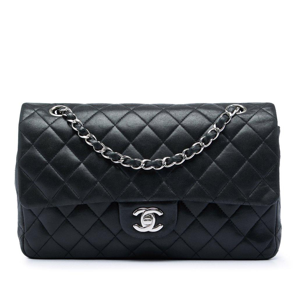 Chanel حقيبة كلاسيكية متوسطة الحجم من جلد الخروف ذات غطاء مزدوج