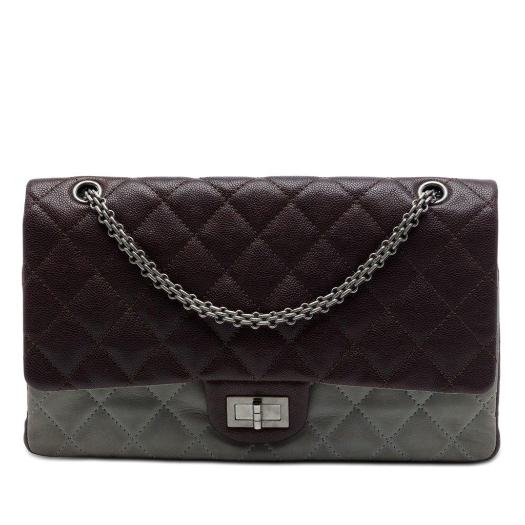 Chanel إصدار جديد من جلد الكافيار ثنائي اللون وجلد العجل اللامع 2.55 ذو غطاء مزدوج 226