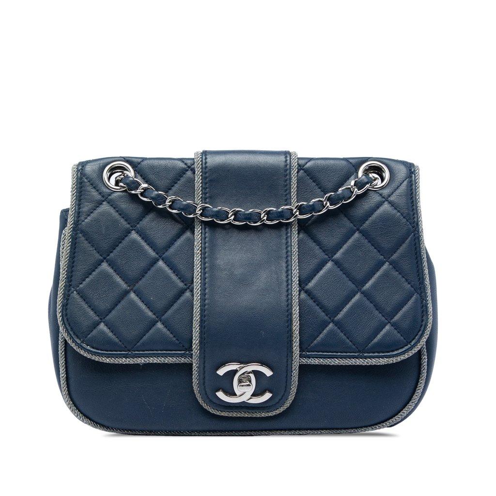 Chanel غطاء أنيق من جلد الخروف المبطن متوسط الحجم مع حواف معدنية