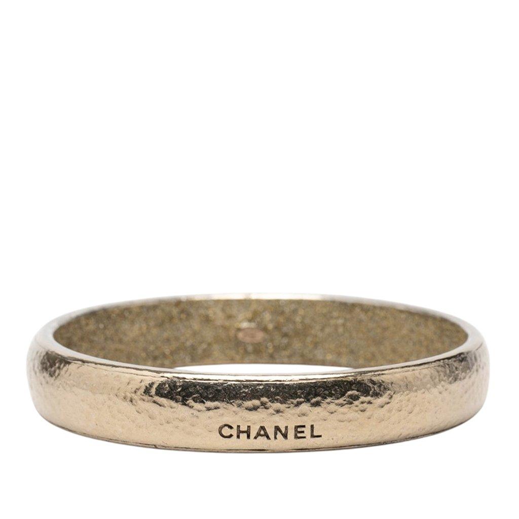 Chanel سوار مطلي بالذهب بشعار