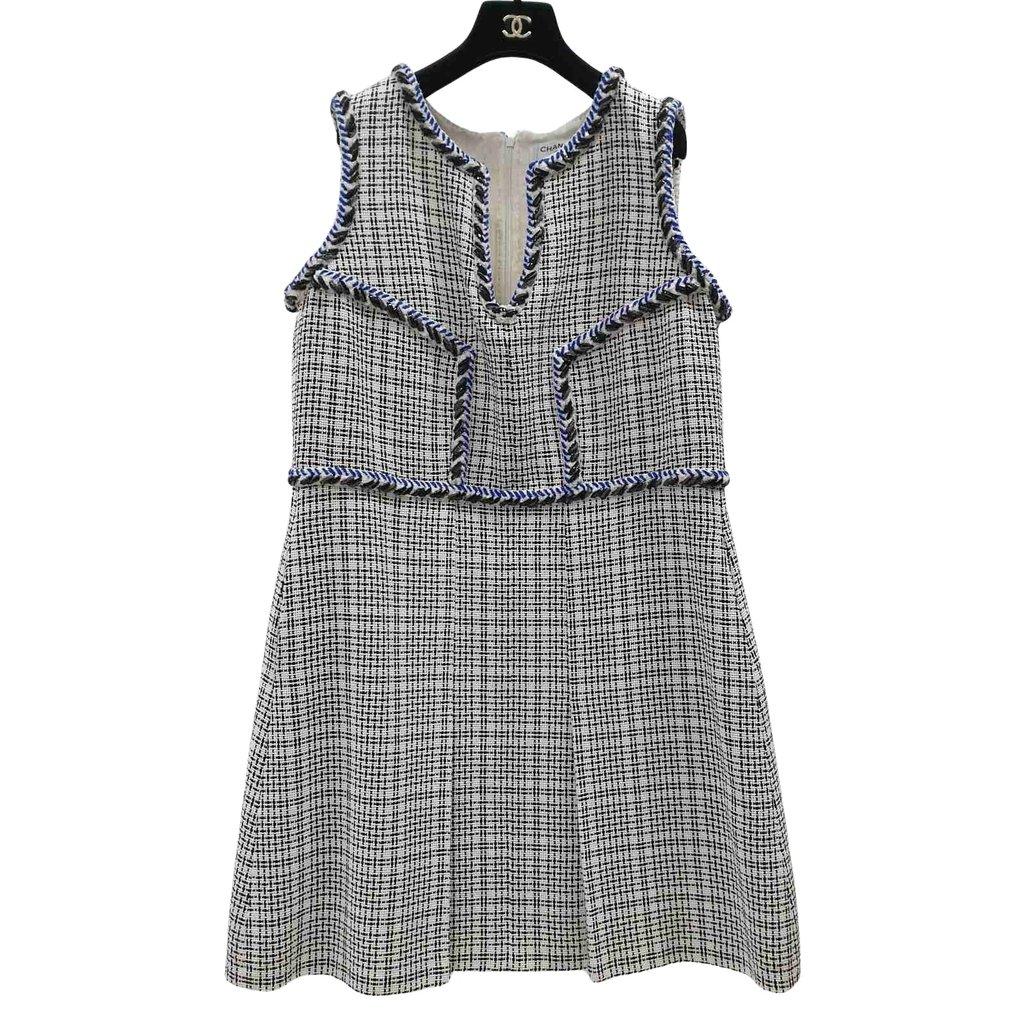 Chanel CHANEL White Blue Sleeveless Chevron Trim Shift Silver Tweed Dress Sz.46 Pre-owned