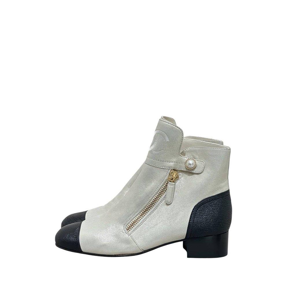 Chanel NWB Chanel Rare Cream, Black Gold PearlAnkle Boots Sz.40