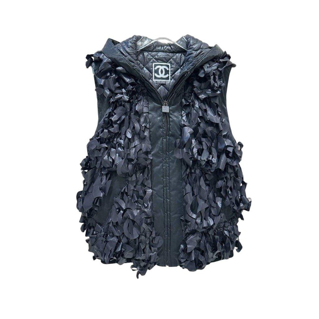 Chanel Chanel Navy Quilted  Decorative Appliqué Vest Sz.38 Pre-owned