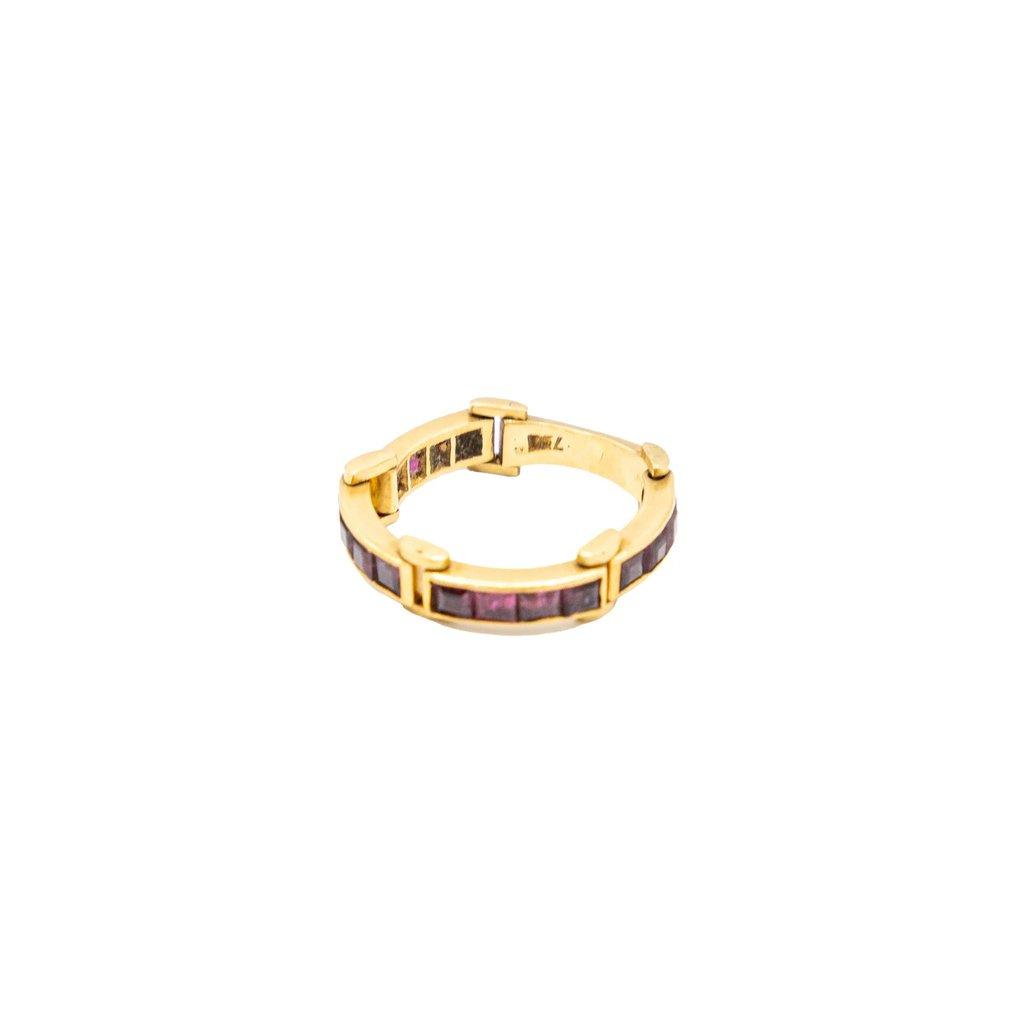 Unsigned Vintage 18K Yellow Gold Band Ring with Channel-Set Rubies - '80s
