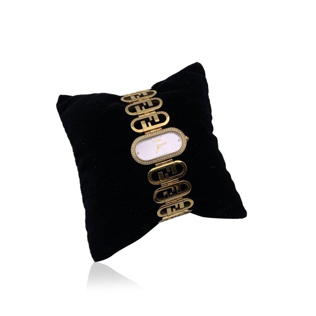 Fendi يشاهد