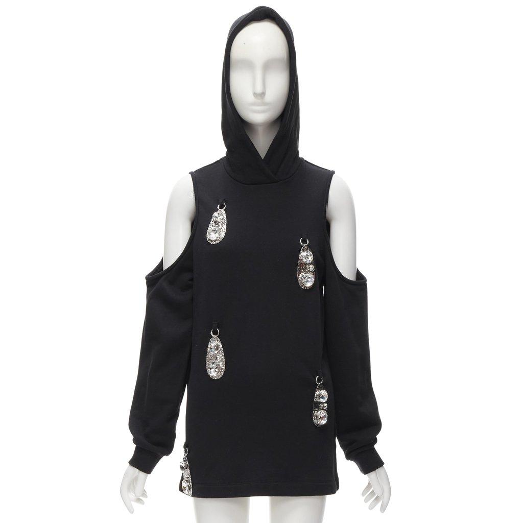 Area Pendant Cold Shoulder