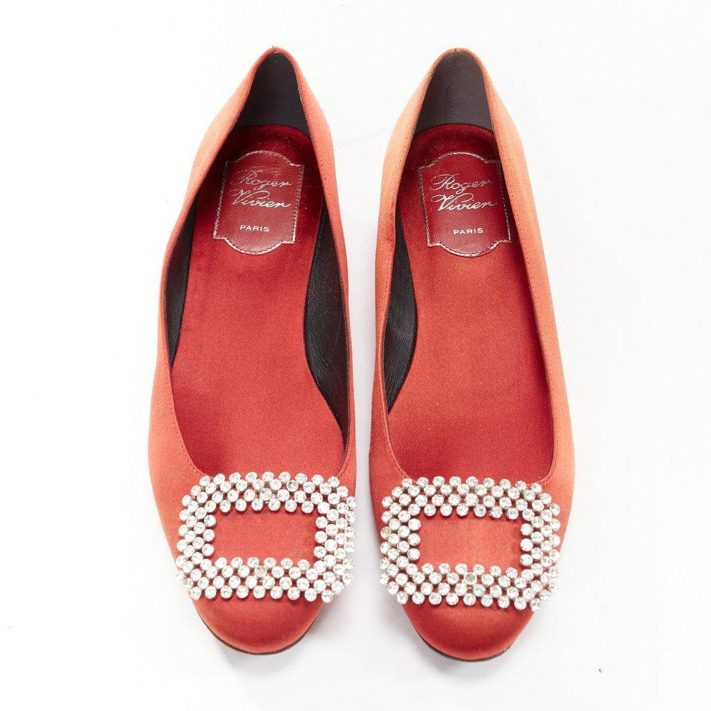 Roger Vivier حذاء مسطح من الساتان والكريستال