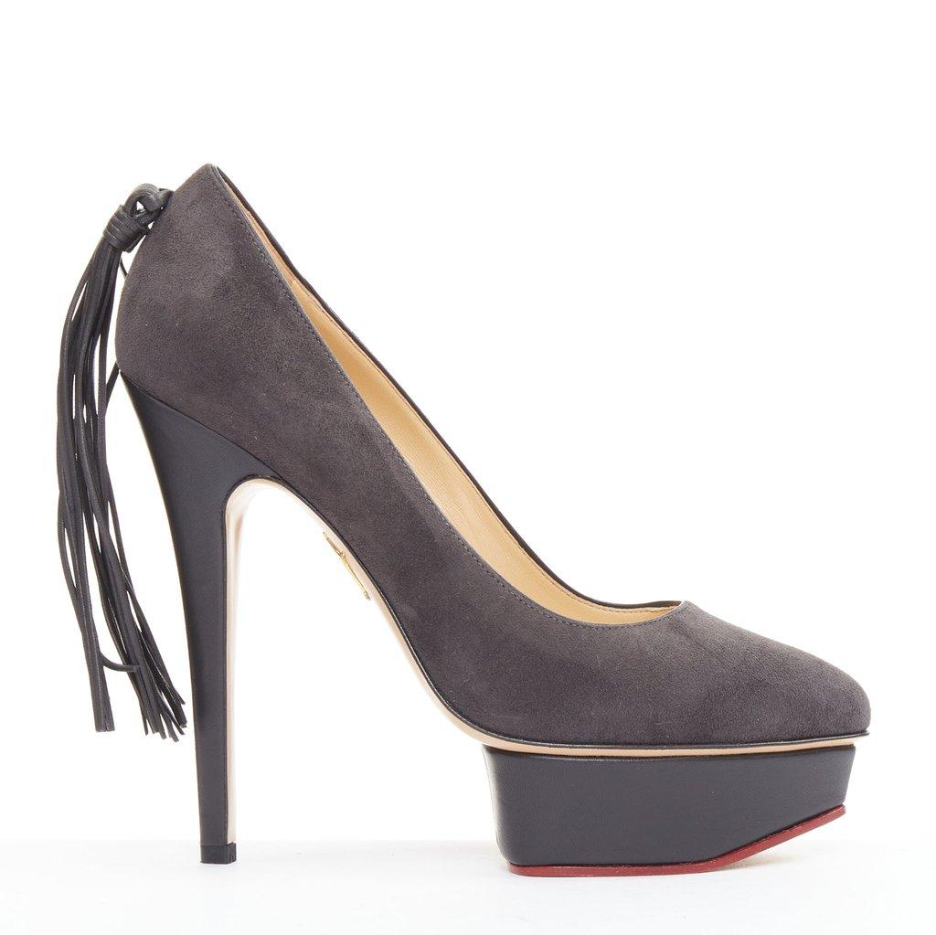 Charlotte Olympia الحصان الأسود