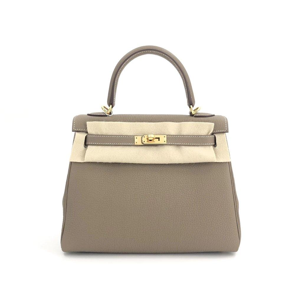 Hermès 2022 (Stamp U) Size 25 Togo leather Kelly Etoupe in Color with Gold Hardware