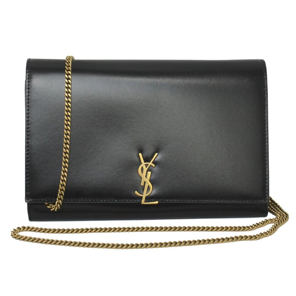 Saint Laurent محفظة من جلد العجل الأسود اللامع بسلسلة تحمل شعارًا