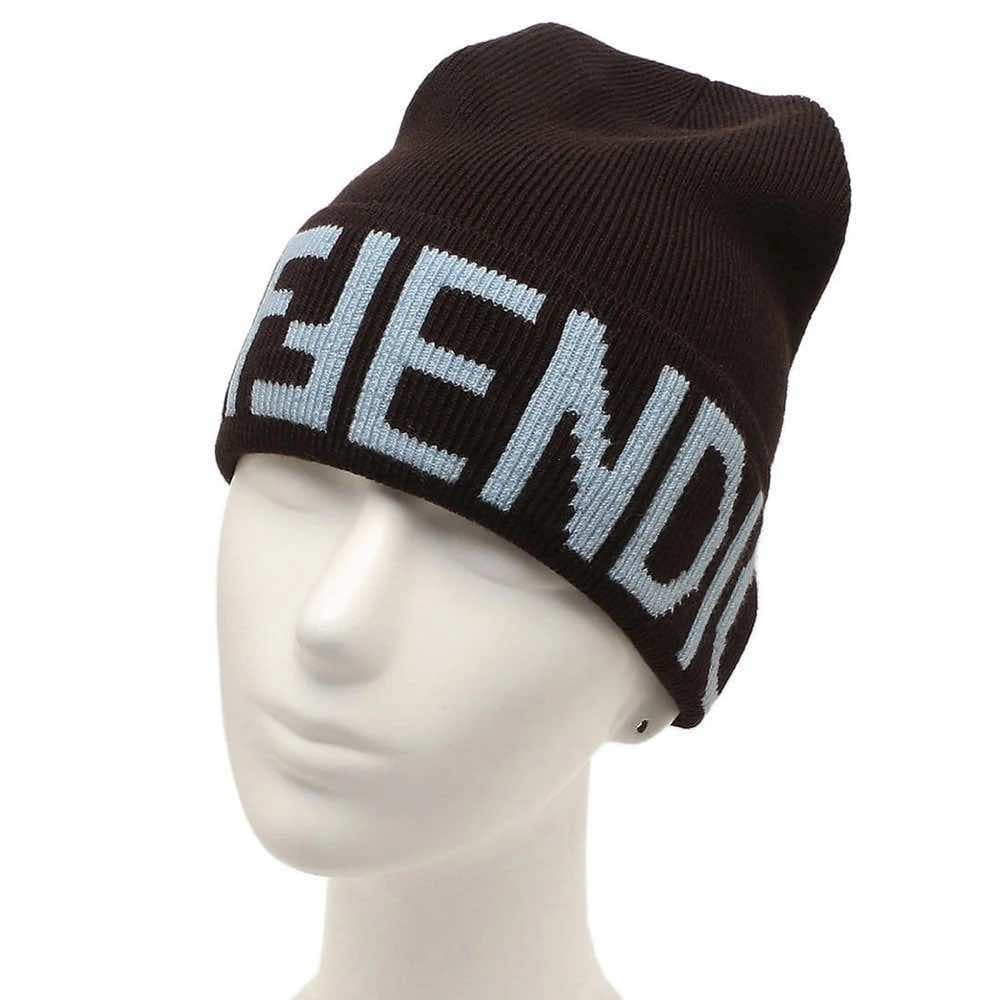 Fendi قبعة صغيرة